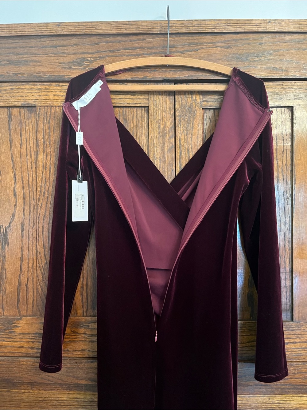 NWT ASTR The Label Sirica Velvet Off Shoulder Dress in Wine, Small - Picture 12 of 12